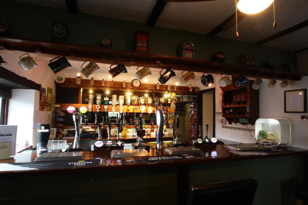Emlyn Arms Bed & Breakfast Llanarthney Екстериор снимка