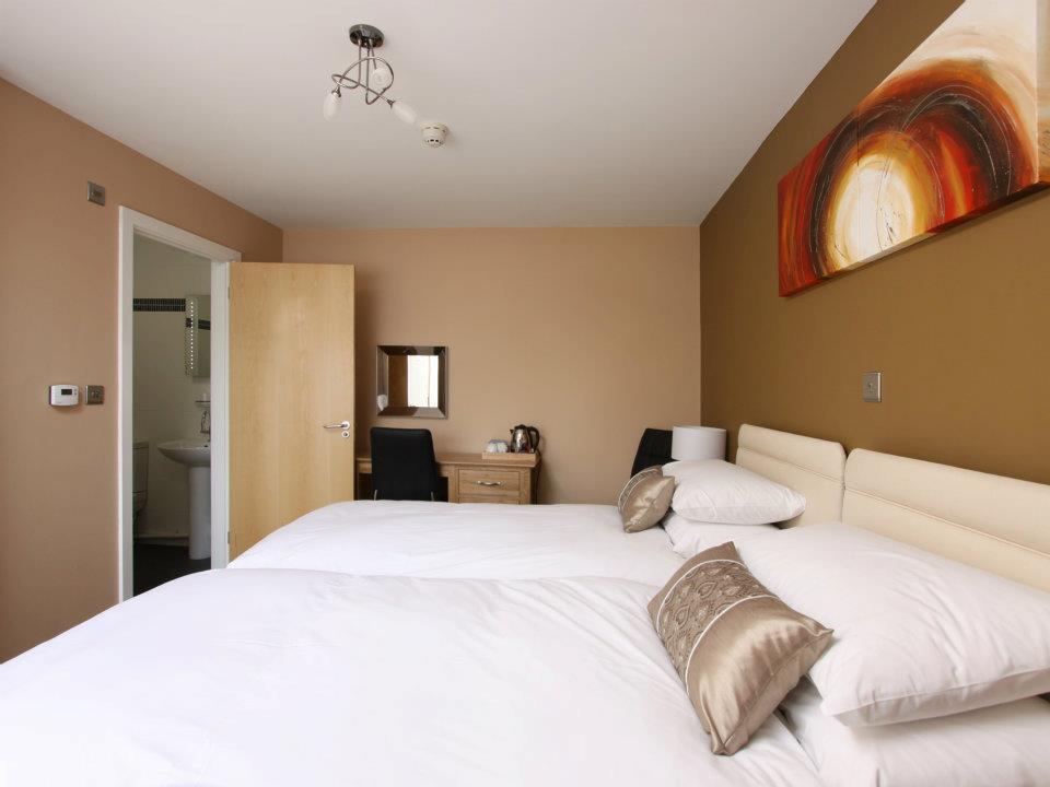 Emlyn Arms Bed & Breakfast Llanarthney Стая снимка