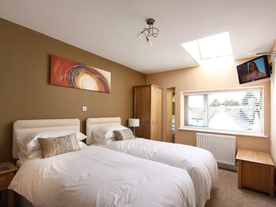 Emlyn Arms Bed & Breakfast Llanarthney Стая снимка